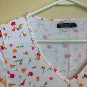 Bershka V-Neck Shirt Floral